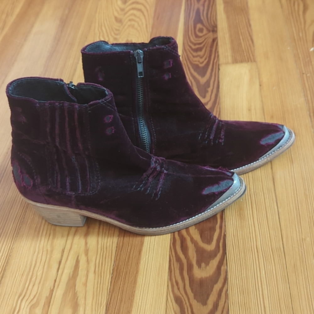 Size 37 Free People Velvet Booties